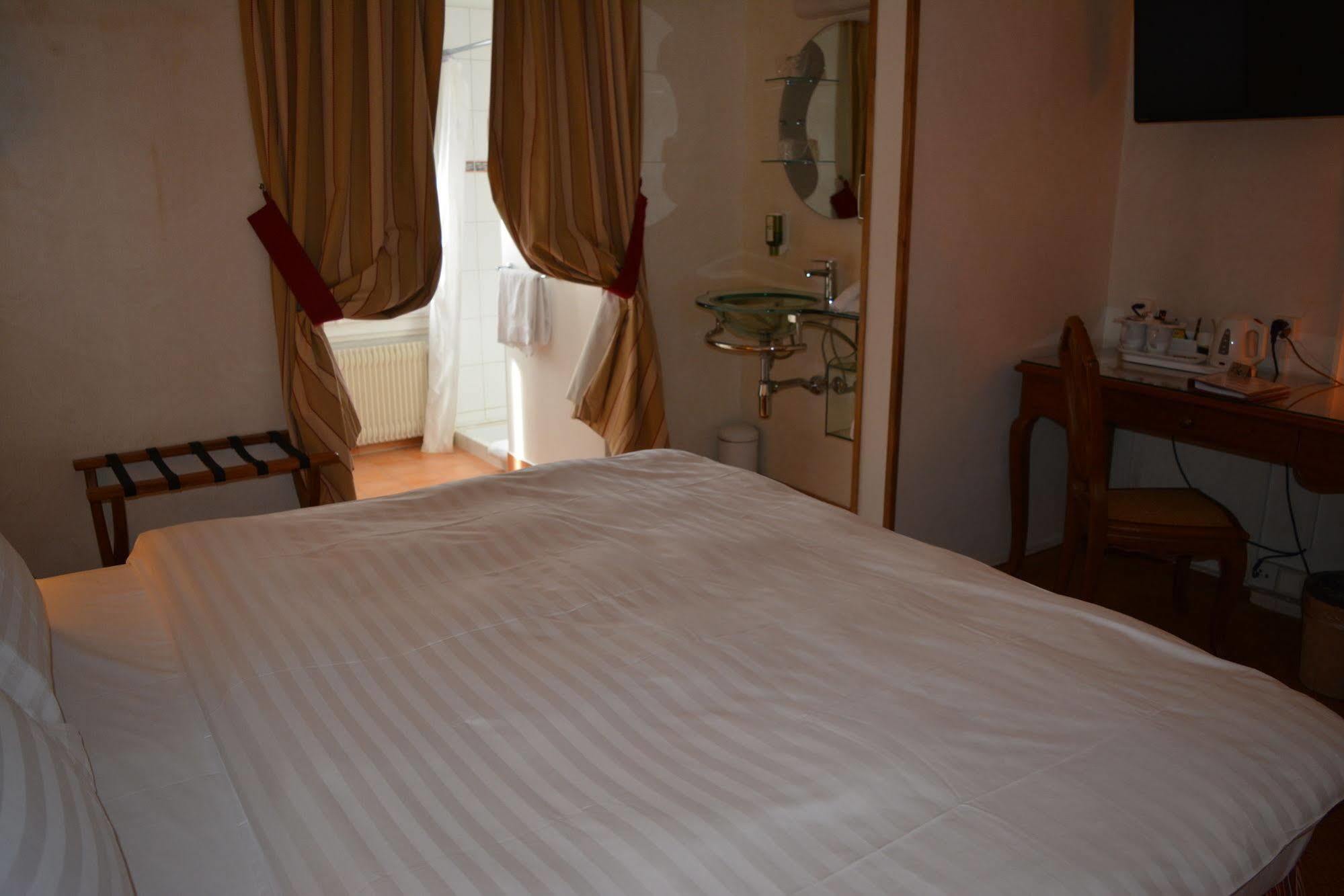 Hotel De La Couronne Морж Экстерьер фото
